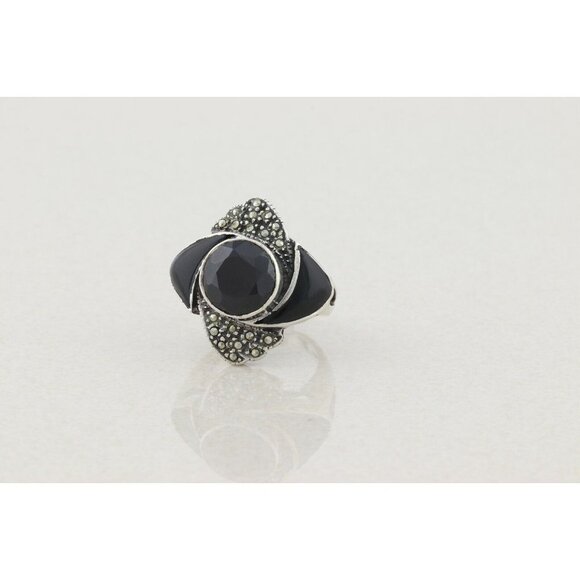 Sterling Silver Onyx and Marcasite Ring Size 6 1/4 - Picture 6 of 9
